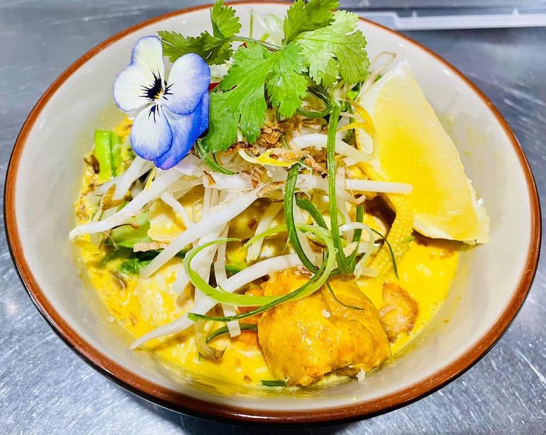 Lunch Specials 
  Tuesday to Friday/ 11:30 to 3pm. ARUNYA.COM.AU