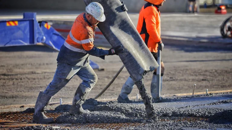 Who is considered an essential worker in south-east Queensland’s snap lockdown?