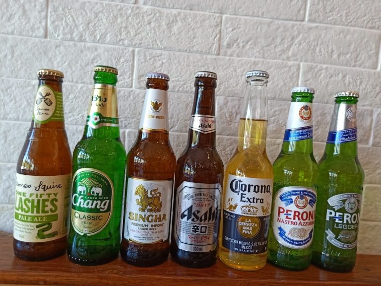 Happy Thursday. 26/03
 Alcohol brevage are now available for takeaway. (The lice…